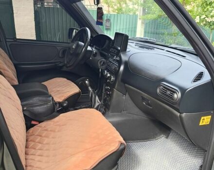 Серый Шевроле Нива, объемом двигателя 1.7 л и пробегом 86 тыс. км за 7800 $, фото 19 на Automoto.ua