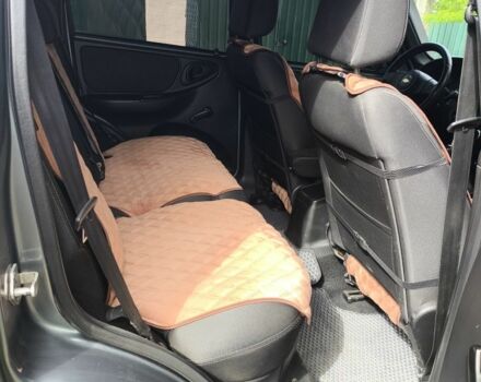 Серый Шевроле Нива, объемом двигателя 1.7 л и пробегом 86 тыс. км за 7800 $, фото 16 на Automoto.ua