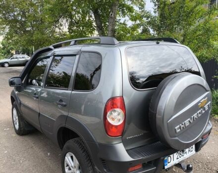 Серый Шевроле Нива, объемом двигателя 1.7 л и пробегом 86 тыс. км за 7800 $, фото 6 на Automoto.ua