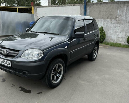 Сірий Шевроле Нива, об'ємом двигуна 1.69 л та пробігом 47 тис. км за 8700 $, фото 1 на Automoto.ua