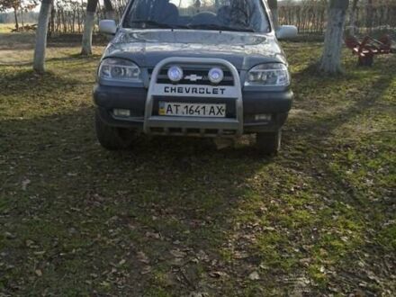 Шевроле Нива 2004 в Коломые на Automoto.ua Серый Шевроле Нива, объемом двигателя 1.69 л и пробегом 200 тыс. км за 3900 $, фото 1 на Automoto.ua