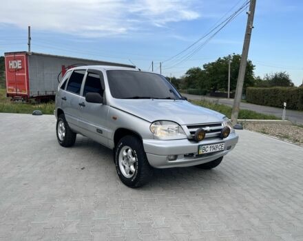 Серый Шевроле Нива, объемом двигателя 1.7 л и пробегом 206 тыс. км за 3400 $, фото 1 на Automoto.ua
