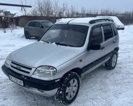 Серый Шевроле Нива, объемом двигателя 1.7 л и пробегом 160 тыс. км за 4200 $, фото 1 на Automoto.ua