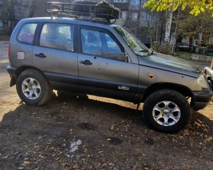 Сірий Шевроле Нива, об'ємом двигуна 1.7 л та пробігом 220 тис. км за 2200 $, фото 1 на Automoto.ua