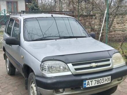 Серый Шевроле Нива, объемом двигателя 1.7 л и пробегом 147 тыс. км за 3200 $, фото 1 на Automoto.ua