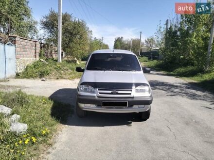 Серый Шевроле Нива, объемом двигателя 1.7 л и пробегом 120 тыс. км за 2900 $, фото 1 на Automoto.ua