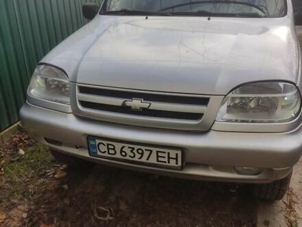 Серый Шевроле Нива, объемом двигателя 1.69 л и пробегом 226 тыс. км за 3700 $, фото 1 на Automoto.ua