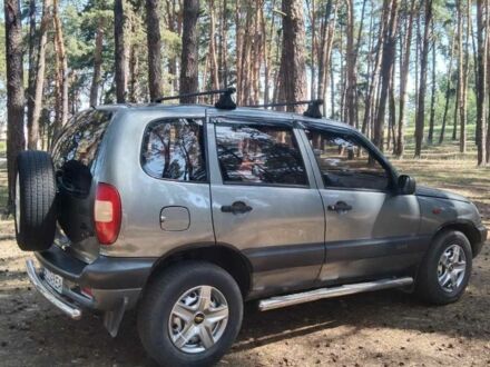 Шевроле Нива 2005 в Сумах на Automoto.ua Серый Шевроле Нива, объемом двигателя 1.7 л и пробегом 100 тыс. км за 4712 $, фото 1 на Automoto.ua