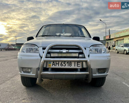Серый Шевроле Нива, объемом двигателя 1.69 л и пробегом 172 тыс. км за 2950 $, фото 1 на Automoto.ua