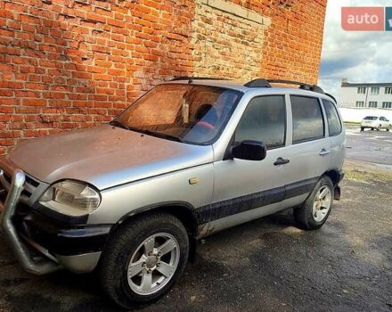 Серый Шевроле Нива, объемом двигателя 1.7 л и пробегом 250 тыс. км за 5000 $, фото 1 на Automoto.ua