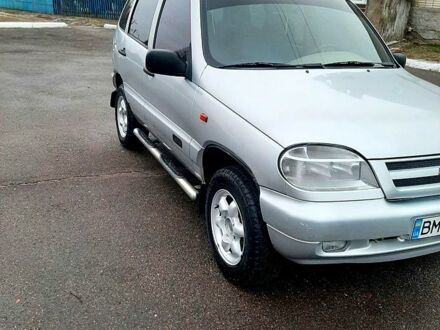 Шевроле Нива 2005 в Краснополье на Automoto.ua Серый Шевроле Нива, объемом двигателя 1.7 л и пробегом 182 тыс. км за 4200 $, фото 1 на Automoto.ua