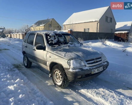 Серый Шевроле Нива, объемом двигателя 1.69 л и пробегом 208 тыс. км за 1999 $, фото 1 на Automoto.ua