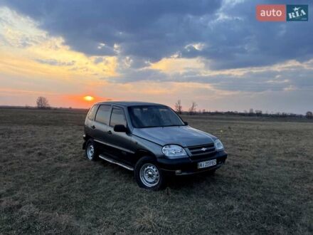 Шевроле Нива 2005 в Борисполе на Automoto.ua Серый Шевроле Нива, объемом двигателя 1.7 л и пробегом 198 тыс. км за 4300 $, фото 1 на Automoto.ua