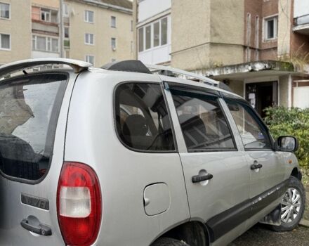 Серый Шевроле Нива, объемом двигателя 0 л и пробегом 223 тыс. км за 3900 $, фото 1 на Automoto.ua