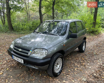 Сірий Шевроле Нива, об'ємом двигуна 1.69 л та пробігом 183 тис. км за 3300 $, фото 1 на Automoto.ua