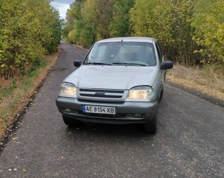 Серый Шевроле Нива, объемом двигателя 1.7 л и пробегом 230 тыс. км за 1666 $, фото 1 на Automoto.ua