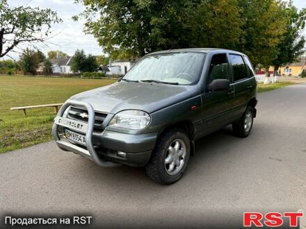 Серый Шевроле Нива, объемом двигателя 1.7 л и пробегом 125 тыс. км за 3350 $, фото 1 на Automoto.ua