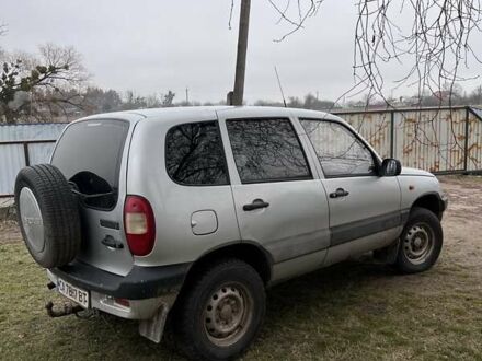 Шевроле Нива 2005 в Черкассах на Automoto.ua Серый Шевроле Нива, объемом двигателя 1.69 л и пробегом 220 тыс. км за 2500 $, фото 1 на Automoto.ua