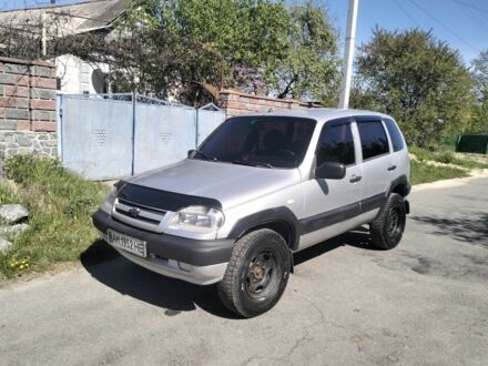 Шевроле Нива 2005 в Житомире на Automoto.ua Серый Шевроле Нива, объемом двигателя 1.7 л и пробегом 120 тыс. км за 3450 $, фото 1 на Automoto.ua
