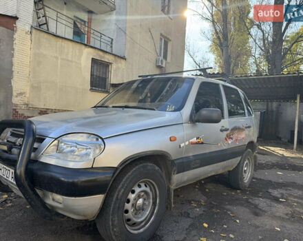Серый Шевроле Нива, объемом двигателя 1.7 л и пробегом 340 тыс. км за 2700 $, фото 1 на Automoto.ua