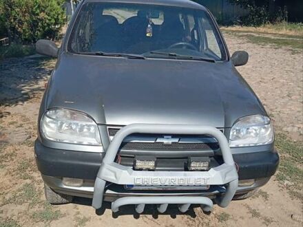 Шевроле Нива 2005 в Кропивницком (Кировограде) на Automoto.ua Серый Шевроле Нива, объемом двигателя 1.69 л и пробегом 170 тыс. км за 3200 $, фото 1 на Automoto.ua