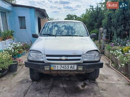 Шевроле Нива 2006 в Славянске на Automoto.ua Серый Шевроле Нива, объемом двигателя 1.69 л и пробегом 85 тыс. км за 4100 $, фото 1 на Automoto.ua
