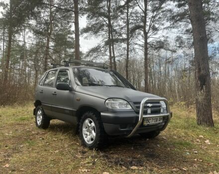 Сірий Шевроле Нива, об'ємом двигуна 1.7 л та пробігом 250 тис. км за 3500 $, фото 1 на Automoto.ua