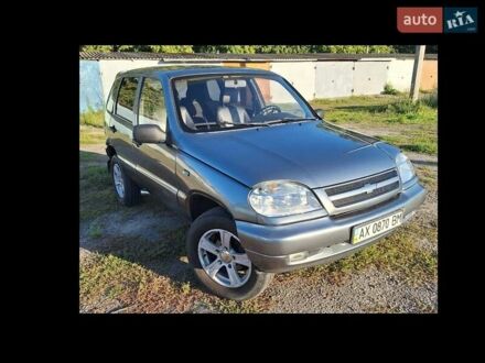 Сірий Шевроле Нива, об'ємом двигуна 1.69 л та пробігом 208 тис. км за 5100 $, фото 1 на Automoto.ua