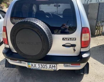 Сірий Шевроле Нива, об'ємом двигуна 1.7 л та пробігом 70 тис. км за 2800 $, фото 1 на Automoto.ua