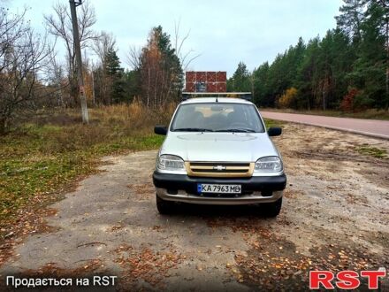 Серый Шевроле Нива, объемом двигателя 1.7 л и пробегом 188 тыс. км за 1950 $, фото 1 на Automoto.ua