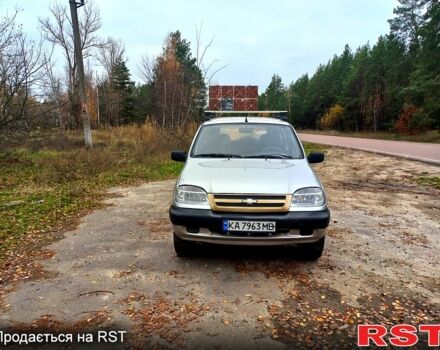 Сірий Шевроле Нива, об'ємом двигуна 1.7 л та пробігом 188 тис. км за 1950 $, фото 1 на Automoto.ua