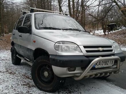Шевроле Нива 2006 в Киеве на Automoto.ua Серый Шевроле Нива, объемом двигателя 1.69 л и пробегом 168 тыс. км за 4000 $, фото 1 на Automoto.ua