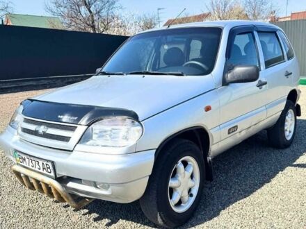 Шевроле Нива 2006 у Сумах на Automoto.ua Сірий Шевроле Нива, об'ємом двигуна 1.7 л та пробігом 94 тис. км за 4500 $, фото 1 на Automoto.ua