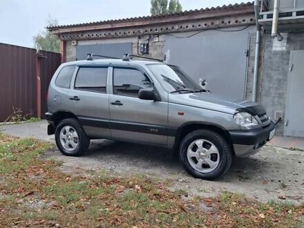 Шевроле Нива 2006 у Києві на Automoto.ua Сірий Шевроле Нива, об'ємом двигуна 1.69 л та пробігом 93 тис. км за 6500 $, фото 1 на Automoto.ua