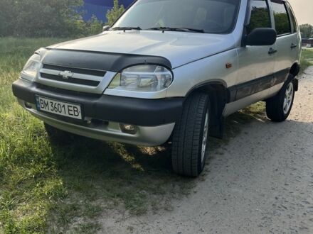 Серый Шевроле Нива, объемом двигателя 1.7 л и пробегом 247 тыс. км за 3500 $, фото 1 на Automoto.ua