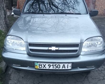 Сірий Шевроле Нива, об'ємом двигуна 1.7 л та пробігом 128 тис. км за 3800 $, фото 1 на Automoto.ua