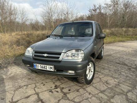 Серый Шевроле Нива, объемом двигателя 1.7 л и пробегом 263 тыс. км за 4100 $, фото 1 на Automoto.ua