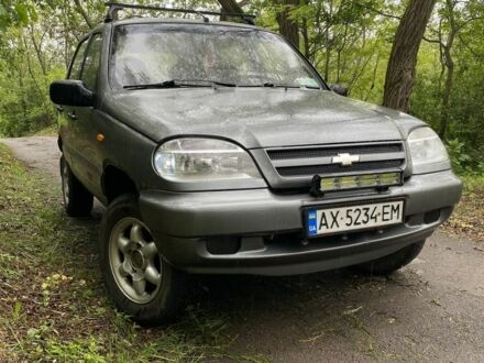 Шевроле Нива 2006 у Дергачах на Automoto.ua Сірий Шевроле Нива, об'ємом двигуна 1.7 л та пробігом 233 тис. км за 3500 $, фото 1 на Automoto.ua