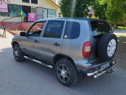 Шевроле Нива 2006 у Одесі на Automoto.ua Сірий Шевроле Нива, об'ємом двигуна 1.69 л та пробігом 155 тис. км за 2999 $, фото 1 на Automoto.ua