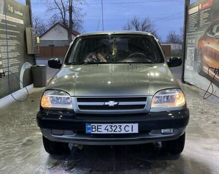 Сірий Шевроле Нива, об'ємом двигуна 1.7 л та пробігом 199 тис. км за 3000 $, фото 1 на Automoto.ua