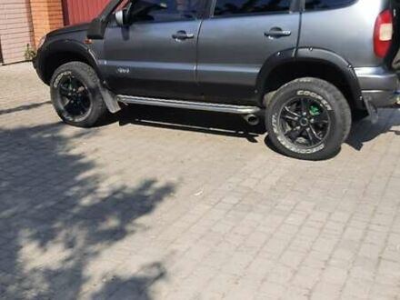 Сірий Шевроле Нива, об'ємом двигуна 1.7 л та пробігом 1 тис. км за 6200 $, фото 1 на Automoto.ua