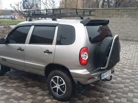 Серый Шевроле Нива, объемом двигателя 1.91 л и пробегом 260 тыс. км за 6300 $, фото 1 на Automoto.ua