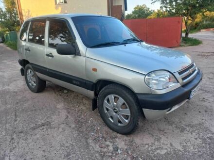 Шевроле Нива 2007 у Чернігові на Automoto.ua Сірий Шевроле Нива, об'ємом двигуна 1.7 л та пробігом 150 тис. км за 3200 $, фото 1 на Automoto.ua