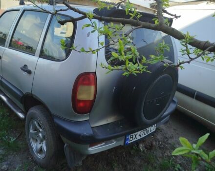 Серый Шевроле Нива, объемом двигателя 1.7 л и пробегом 1000 тыс. км за 2500 $, фото 1 на Automoto.ua