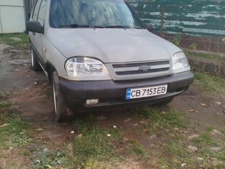 Шевроле Нива 2007 у Прилуках на Automoto.ua Сірий Шевроле Нива, об'ємом двигуна 1.7 л та пробігом 1 тис. км за 3200 $, фото 1 на Automoto.ua