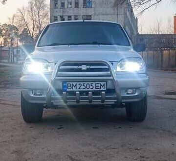 Шевроле Нива 2007 в Шостке на Automoto.ua Серый Шевроле Нива, объемом двигателя 1.69 л и пробегом 163 тыс. км за 4100 $, фото 1 на Automoto.ua