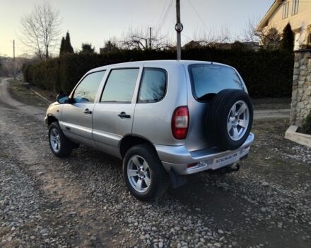 Серый Шевроле Нива, объемом двигателя 0 л и пробегом 324 тыс. км за 3700 $, фото 1 на Automoto.ua