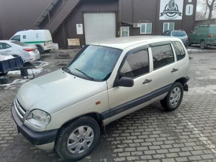 Шевроле Нива 2007 в Киеве на Automoto.ua Серый Шевроле Нива, объемом двигателя 1.7 л и пробегом 216 тыс. км за 3200 $, фото 1 на Automoto.ua