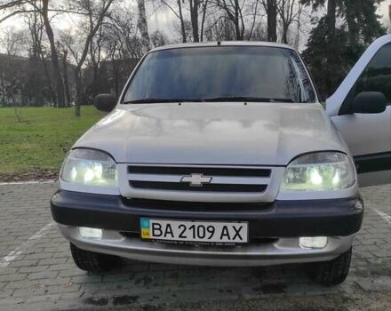 Сірий Шевроле Нива, об'ємом двигуна 1.69 л та пробігом 121 тис. км за 5500 $, фото 1 на Automoto.ua