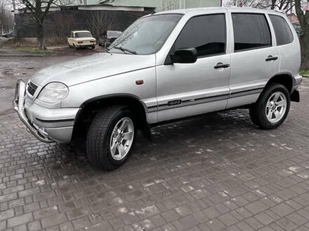 Сірий Шевроле Нива, об'ємом двигуна 1.7 л та пробігом 114 тис. км за 4300 $, фото 1 на Automoto.ua